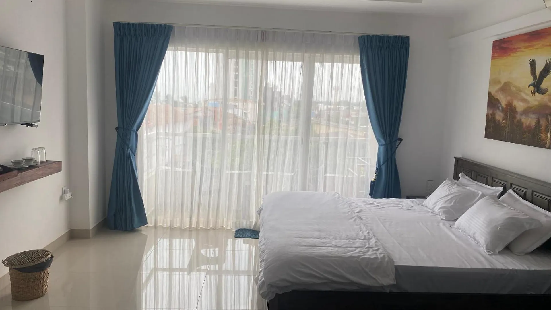 Ocean Breeze Studio Apartment By Jayko Negombo