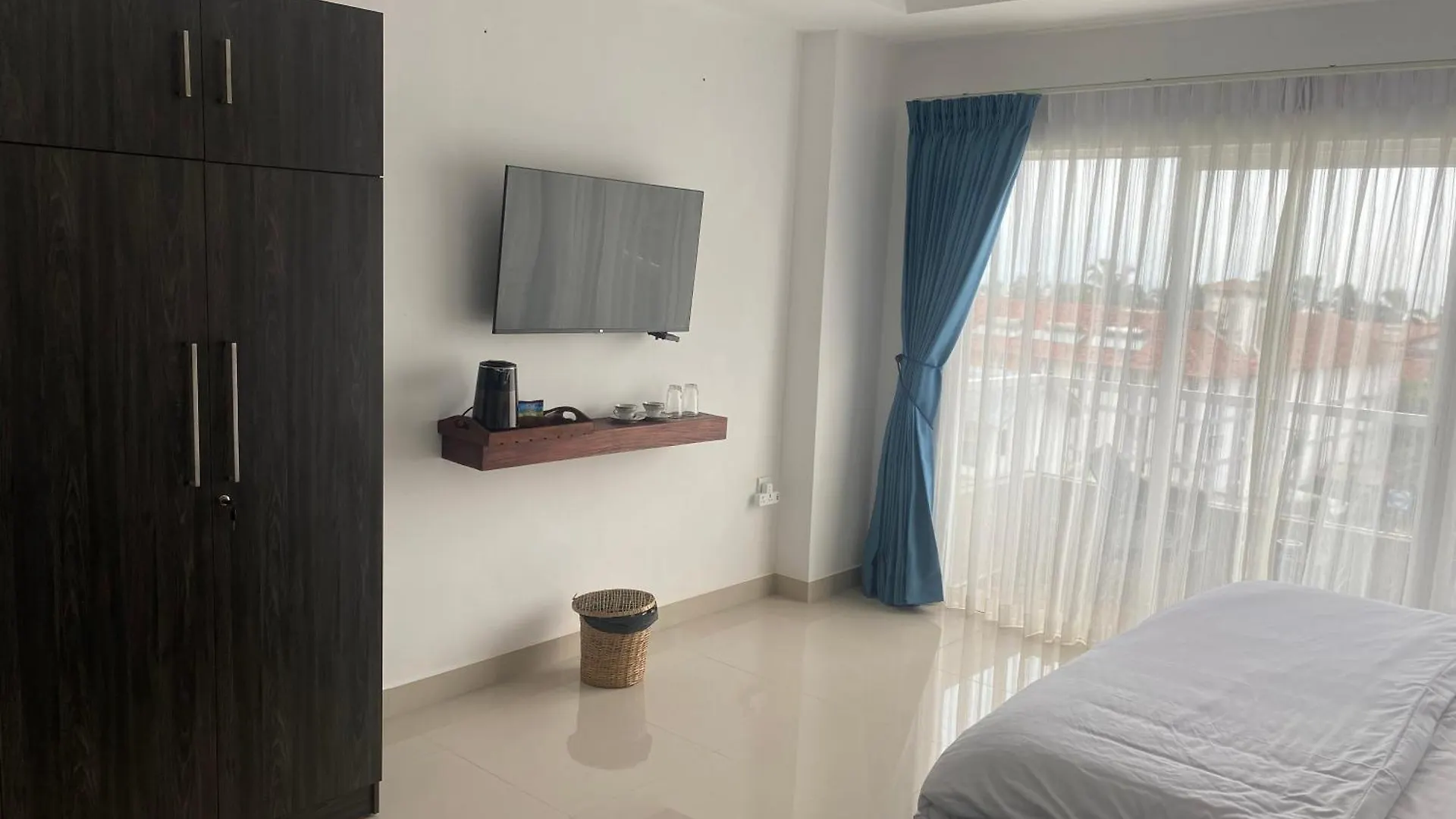 Ocean Breeze Studio Apartment By Jayko Negombo