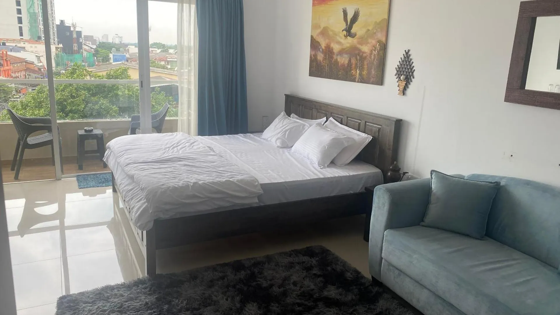 Ocean Breeze Studio Apartment By Jayko Negombo