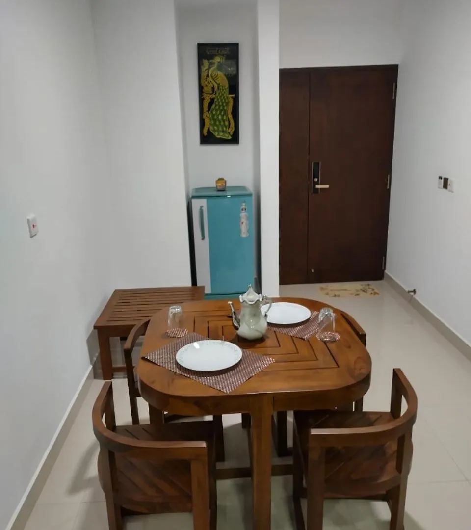 Ocean Breeze Studio Apartment By Jayko Negombo